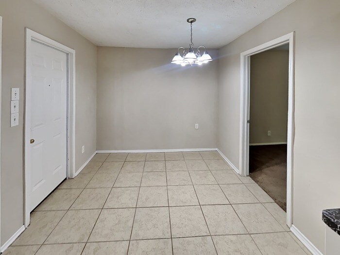 Building Photo - 809 Lochmoor Ln