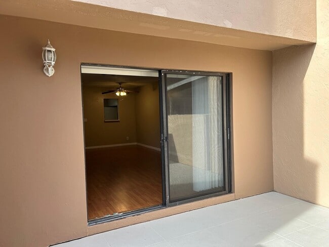 Building Photo - 139 Sparrow Dr