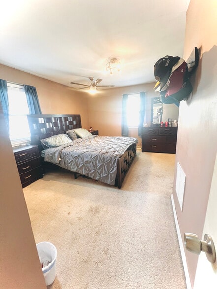 Building Photo - 515 N York Rd