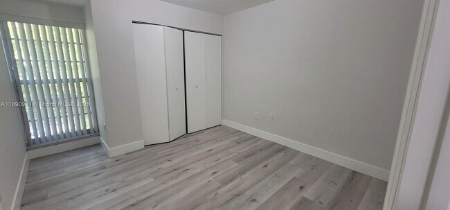 Building Photo - 10641 SW 108th Ave