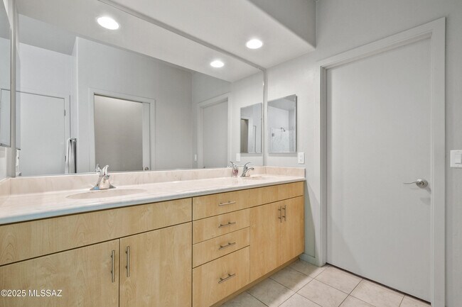 Building Photo - 7526 E Chalkboard Ct