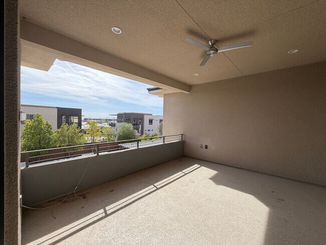 Building Photo - 4 Bed, 4.5 Bath Summerlin Home in The Ridges with Resort-Style Backyard