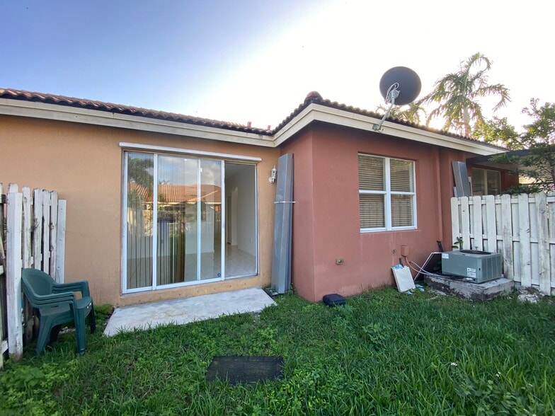 Building Photo - 10985 SW 239th Ter