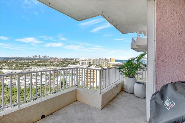 Building Photo - 781 Crandon Blvd