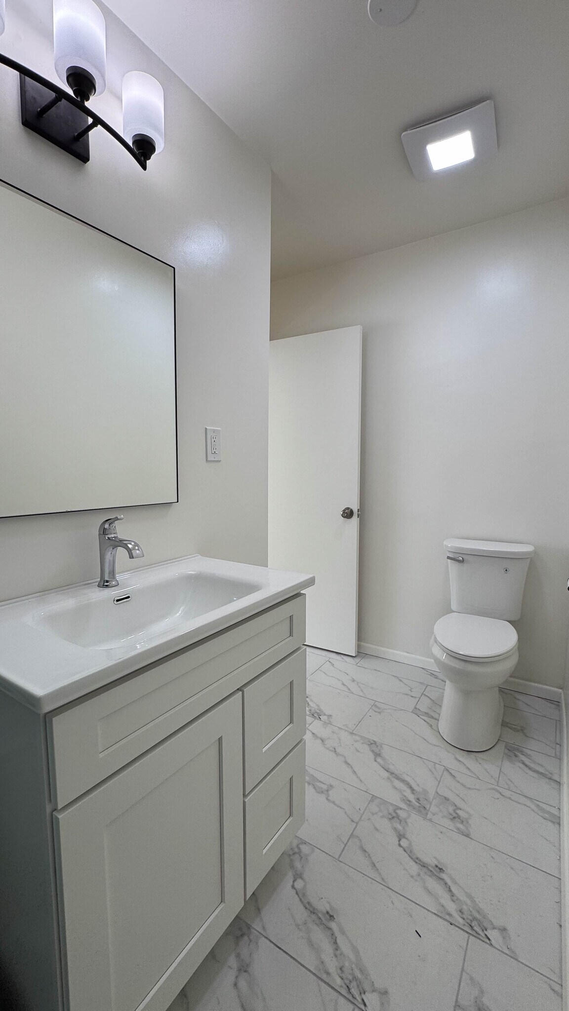 Building Photo - 716 Glenway Dr