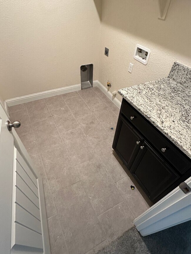 Building Photo - 3732 Bonifacio Way