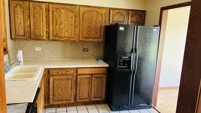 Building Photo - 1400 Alpine Ct