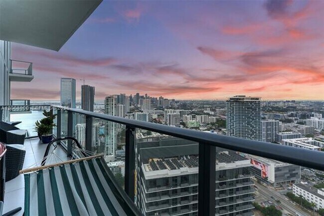 Building Photo - 501 NE 31st St