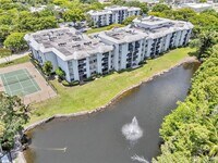 Building Photo - 721 N Pine Island Rd