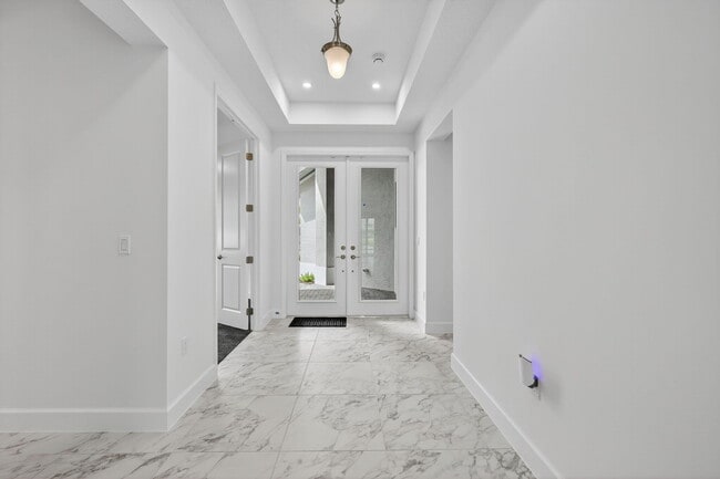 Building Photo - 12347 SW Compass Pt Dr