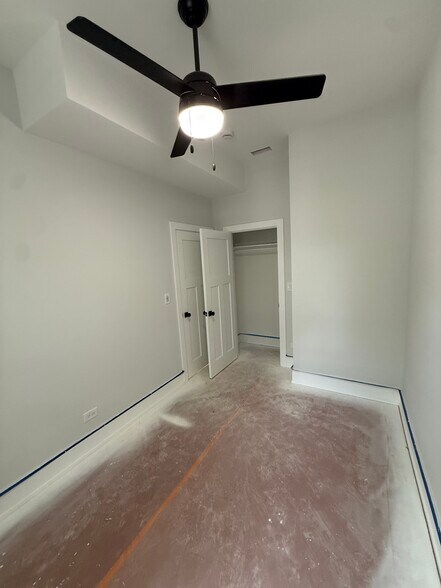 Building Photo - 1123 W Wolfram St