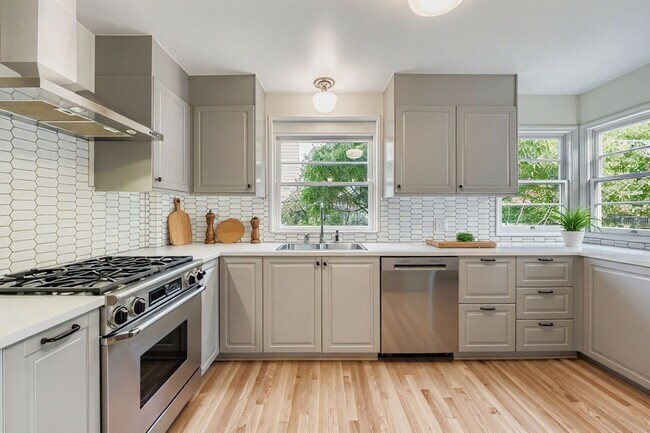 Kitchen - 4904 NE 16th Ave