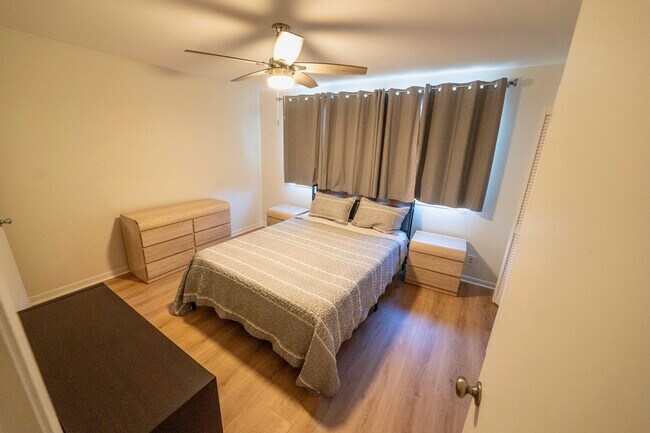 Building Photo - 2643 NE 15th St