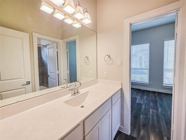 Building Photo - 3068 Sunmoon Ln