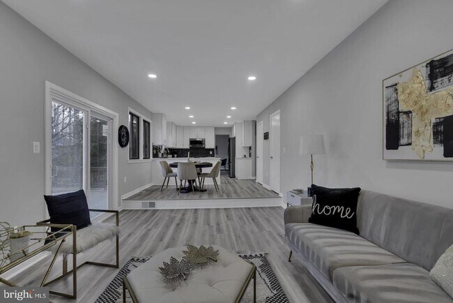 Building Photo - 10422 Woodbury Woods Ct