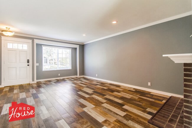 Building Photo - 3607 Caminito Carmel Landing