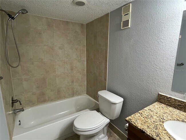 Building Photo - 2700 Coconut Bay Ln