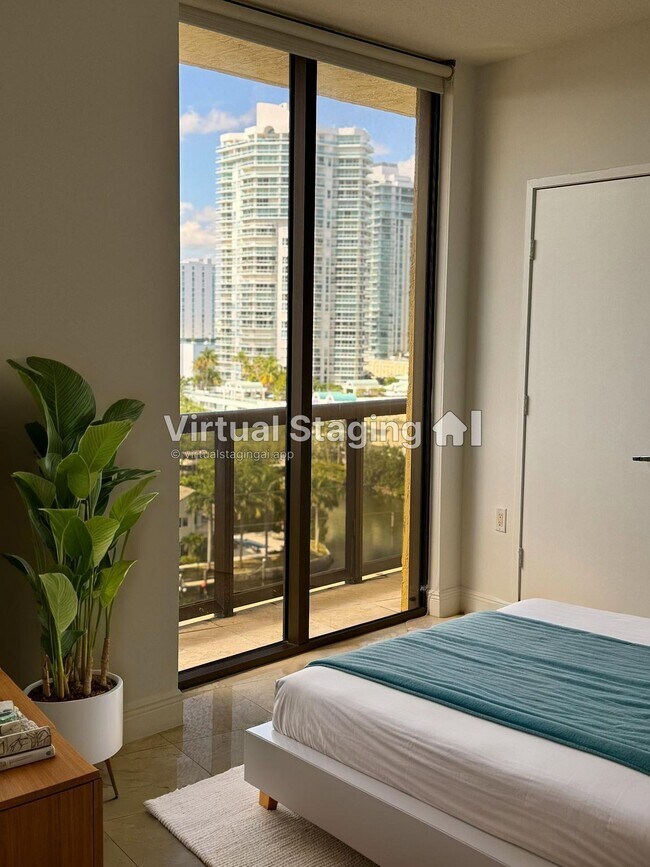 Building Photo - 16275 Collins Ave