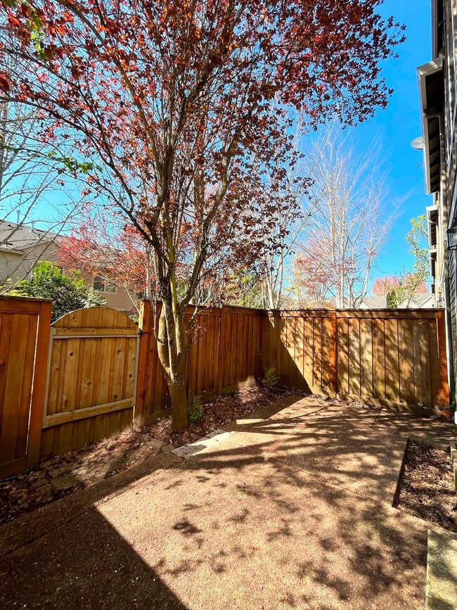 Building Photo - Elegant Arbor Townhome with Open Kitchen, W/D, Patio, and Soaking Tub