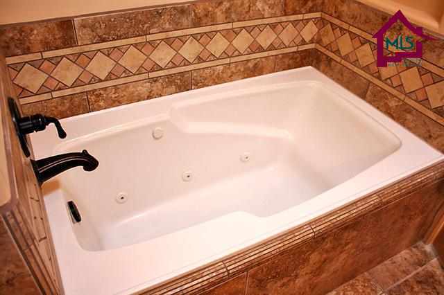 Building Photo - Beautiful Home in Gated community with pool, club house and limited work out facility.