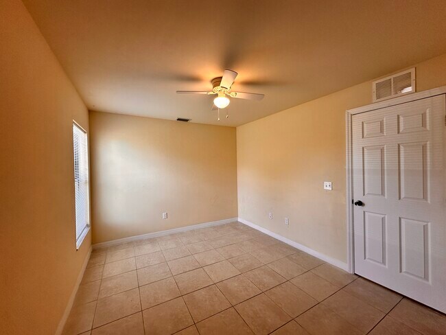 Building Photo - 1257 SE 8th Terrace