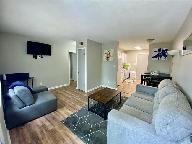 Building Photo - 6118 Austell Ave