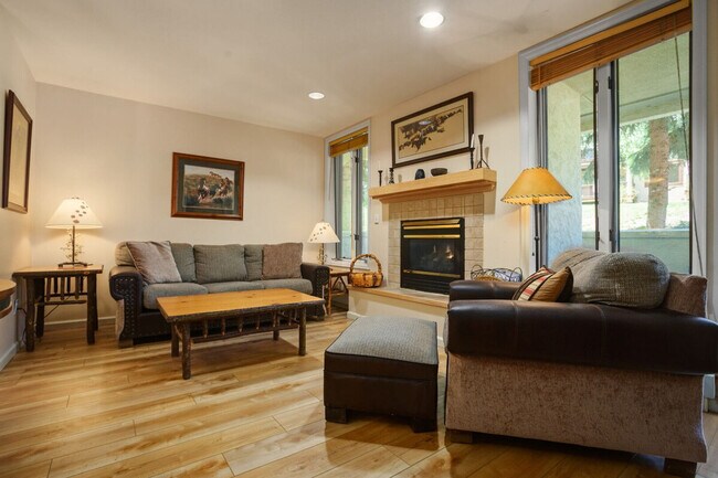 Building Photo - 2755 Waterstone Ln