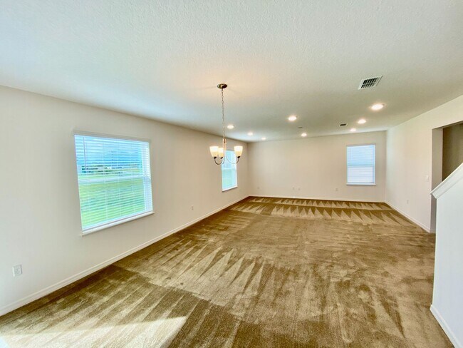 Building Photo - Beautiful Home for rent in Poinciana - 4 bed 2.5 bath plus large bonus room