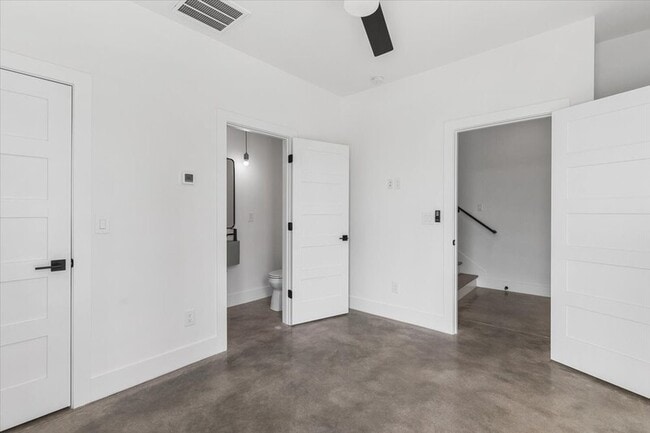 Building Photo - 827 Ramsey St