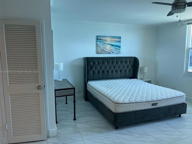 Building Photo - 2501 S Ocean Dr