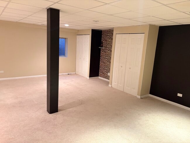 Building Photo - 610 Daisy Ln