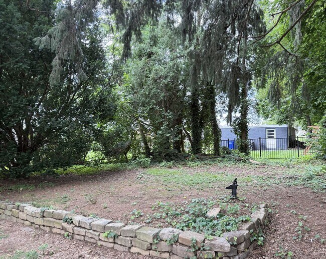 Building Photo - Beautiful 3 Bedroom 1 bathroom Cape Cod with Bonus Room!