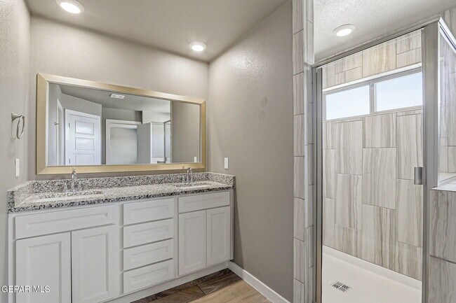 Building Photo - 14724 Tierra Fortaleza Ave