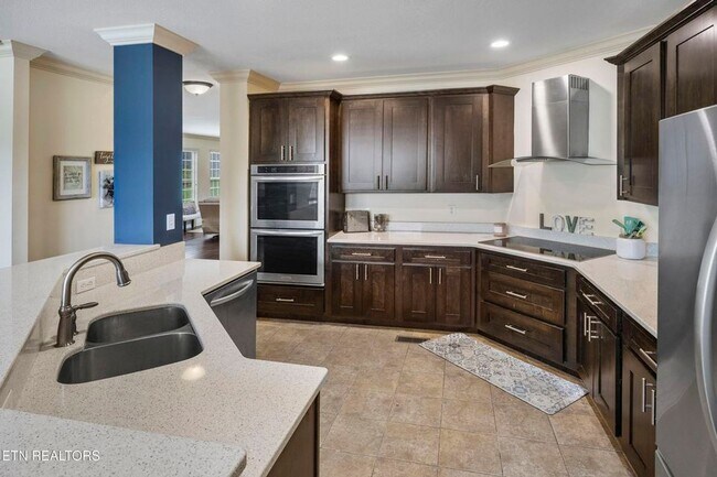 Building Photo - Luxury 5 Bedroom West Knox Home
