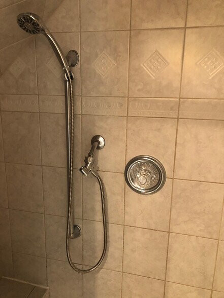 Building Photo - 5804 Searl Ter