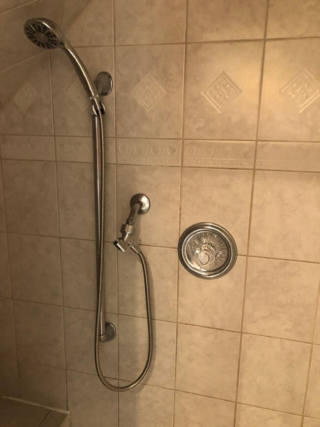 Building Photo - 5804 Searl Ter