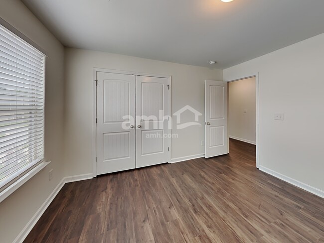 Building Photo - 216 Leland Ln