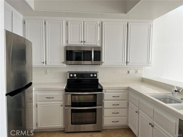 Building Photo - 210 Lille Ln