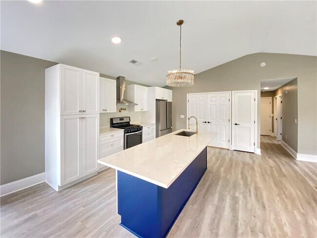 Building Photo - 157 Cedarcrest Dr