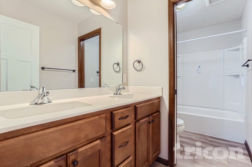 Building Photo - 1133 Rosemary Ln