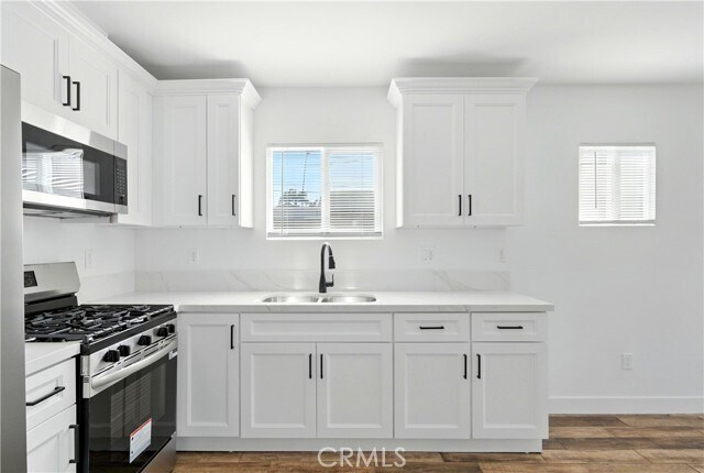 Building Photo - 523 W 78th St