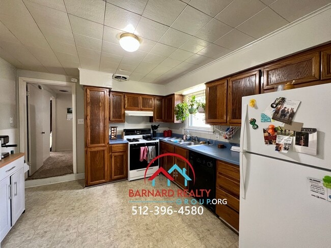 Building Photo - Available July 17: 1950's Home in Great Location...Close to Texas State
