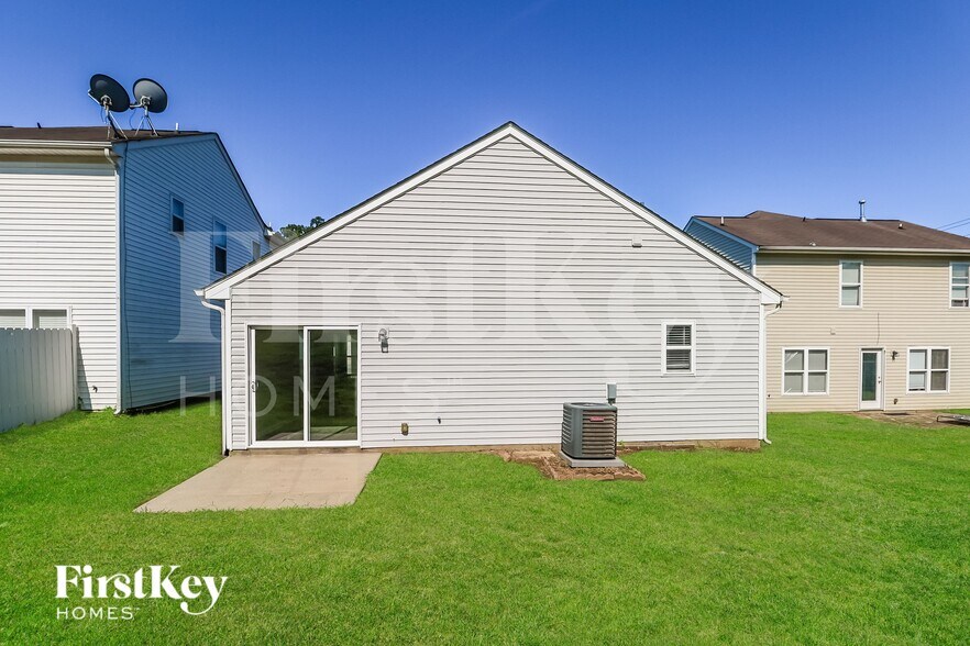 Building Photo - 7307 Woodbourne Ln