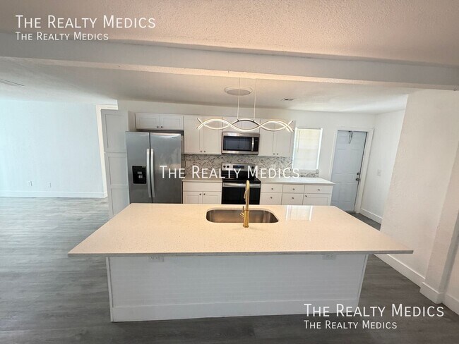 Building Photo - 1718 Palmer Ln