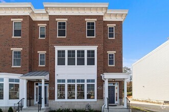 Building Photo - 2306 Palermo Dr