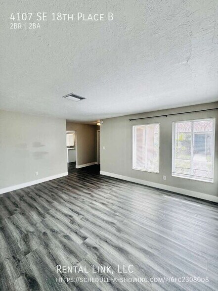 Building Photo - 4107 SE 18th Pl