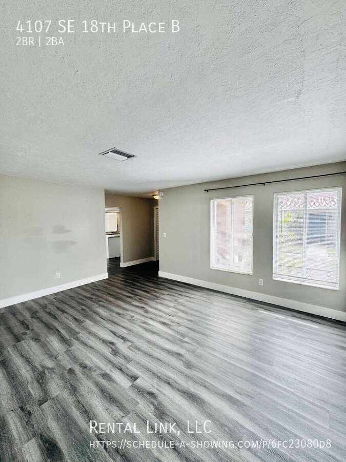 Building Photo - 4107 SE 18th Pl