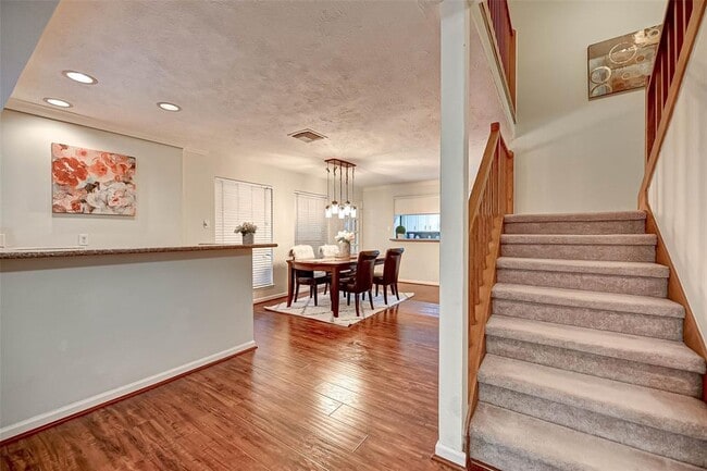 Building Photo - 2714 Green Fields Dr