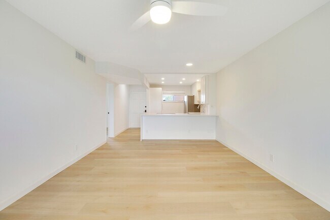 Building Photo - 2770 South Dr