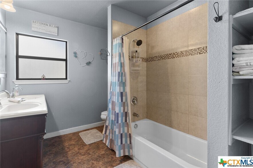 HALL BATH - 503 S Spring St